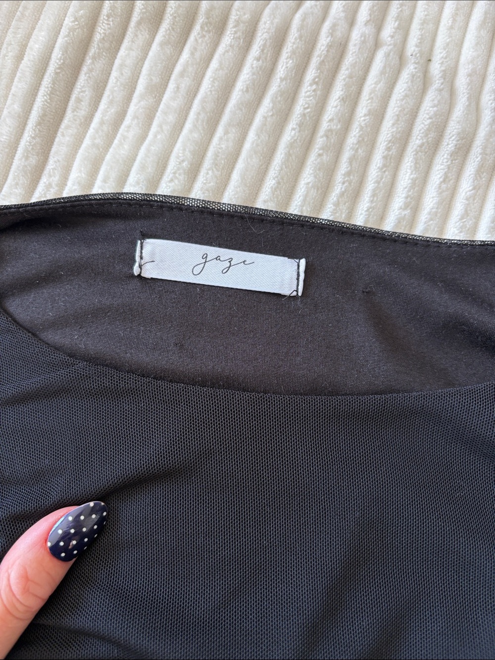Gaze Ruched Mesh Long Sleeve in Black. Women’s size small Like New - Picture 3 of 3